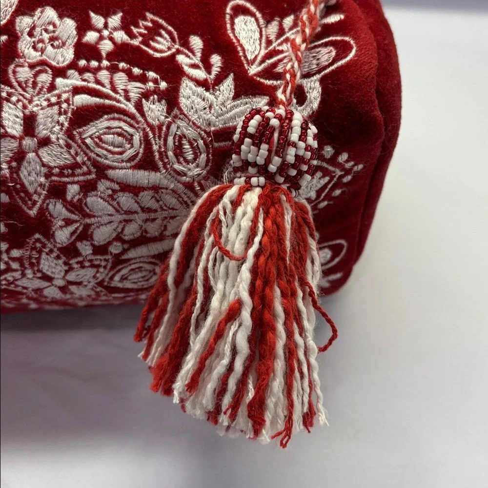 NWOT Made in India Embroidered Velvet Cosmetic Travel Bag